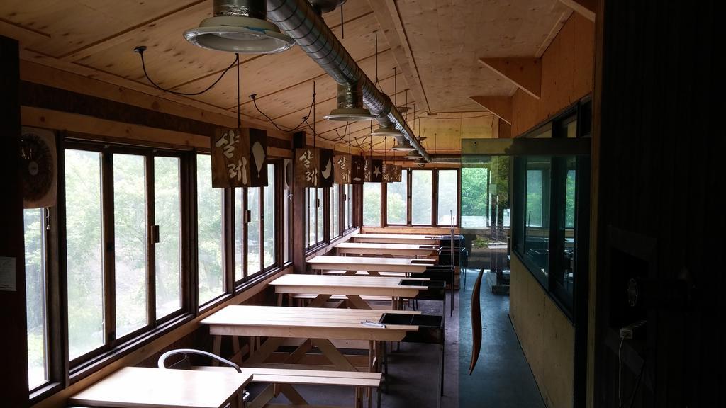 פיאונגצ'אנג Chalet Resort מראה חיצוני תמונה
