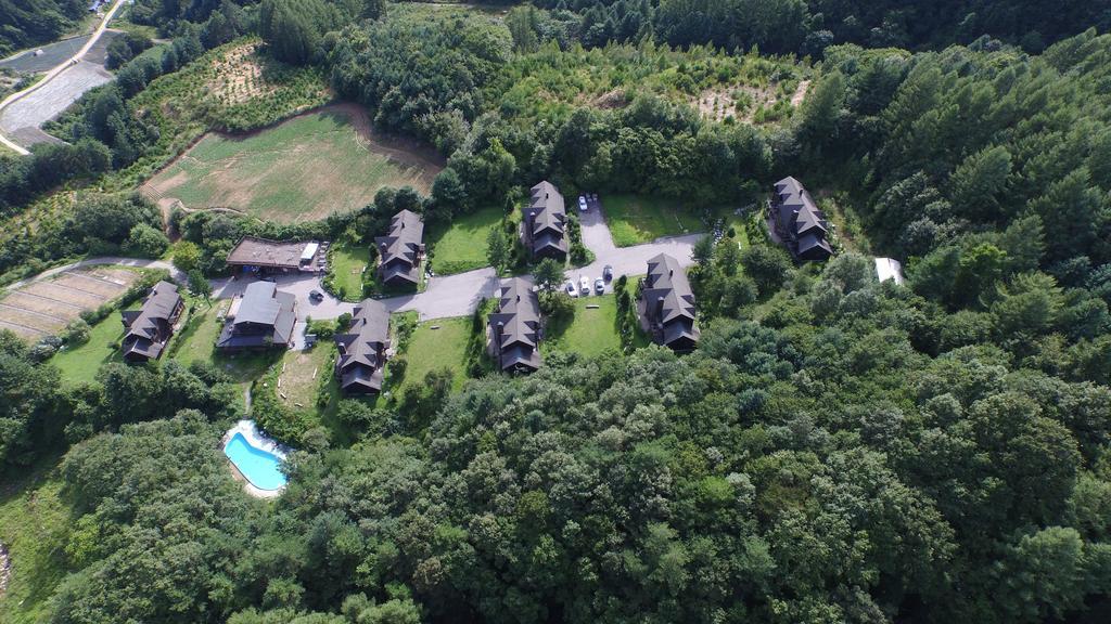 פיאונגצ'אנג Chalet Resort מראה חיצוני תמונה