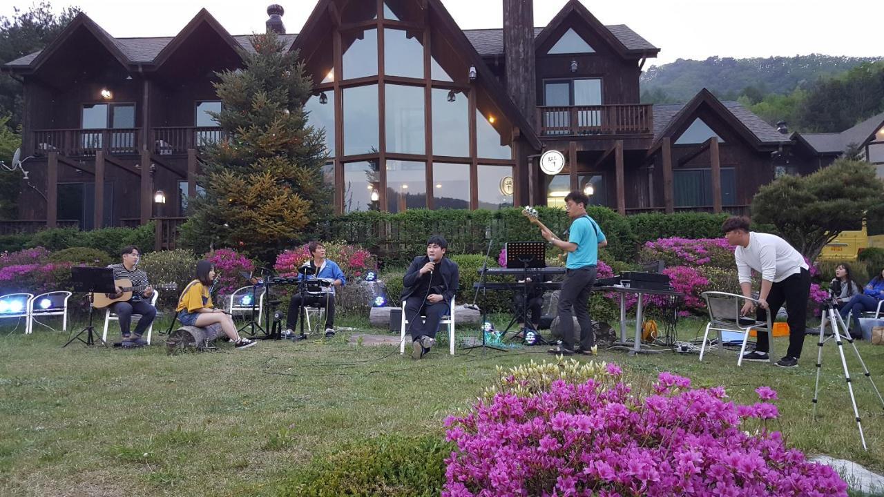 פיאונגצ'אנג Chalet Resort מראה חיצוני תמונה