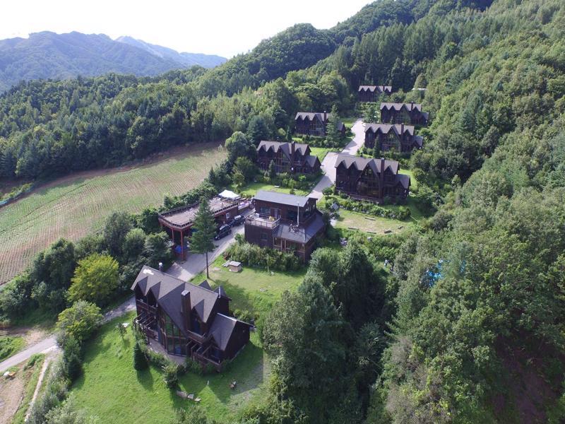 פיאונגצ'אנג Chalet Resort מראה חיצוני תמונה